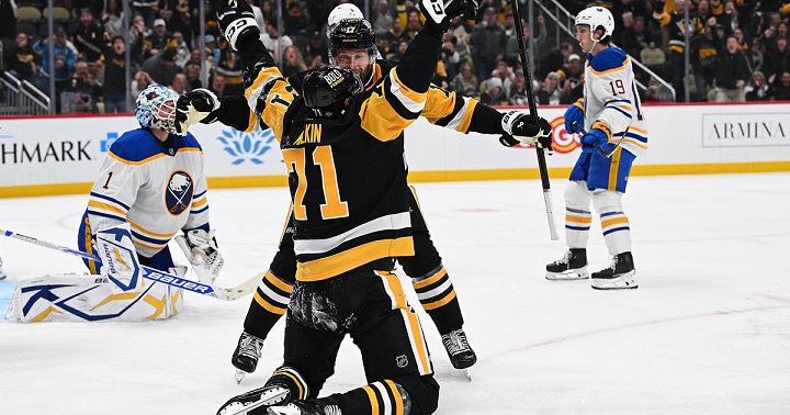 Sidney Crosby a Evgeni Malkin ve stejné hře nastavili nové osobní údaje